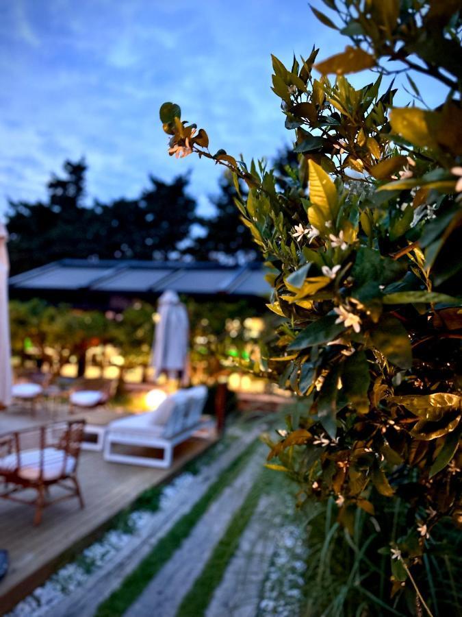 Hotel Tiny Town Kuyucak Karaburun  Exterior foto